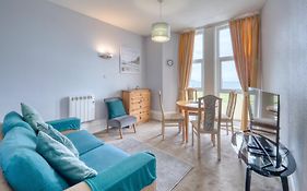 Apartment 2 - 1 Bedroom Sea Front-Sea Views-Free Parking